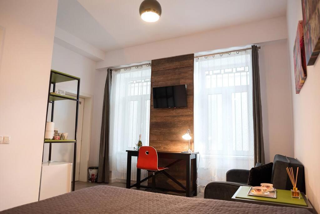 Ultra Central Bohemian Apartment 2 Kolozsvár Kültér fotó